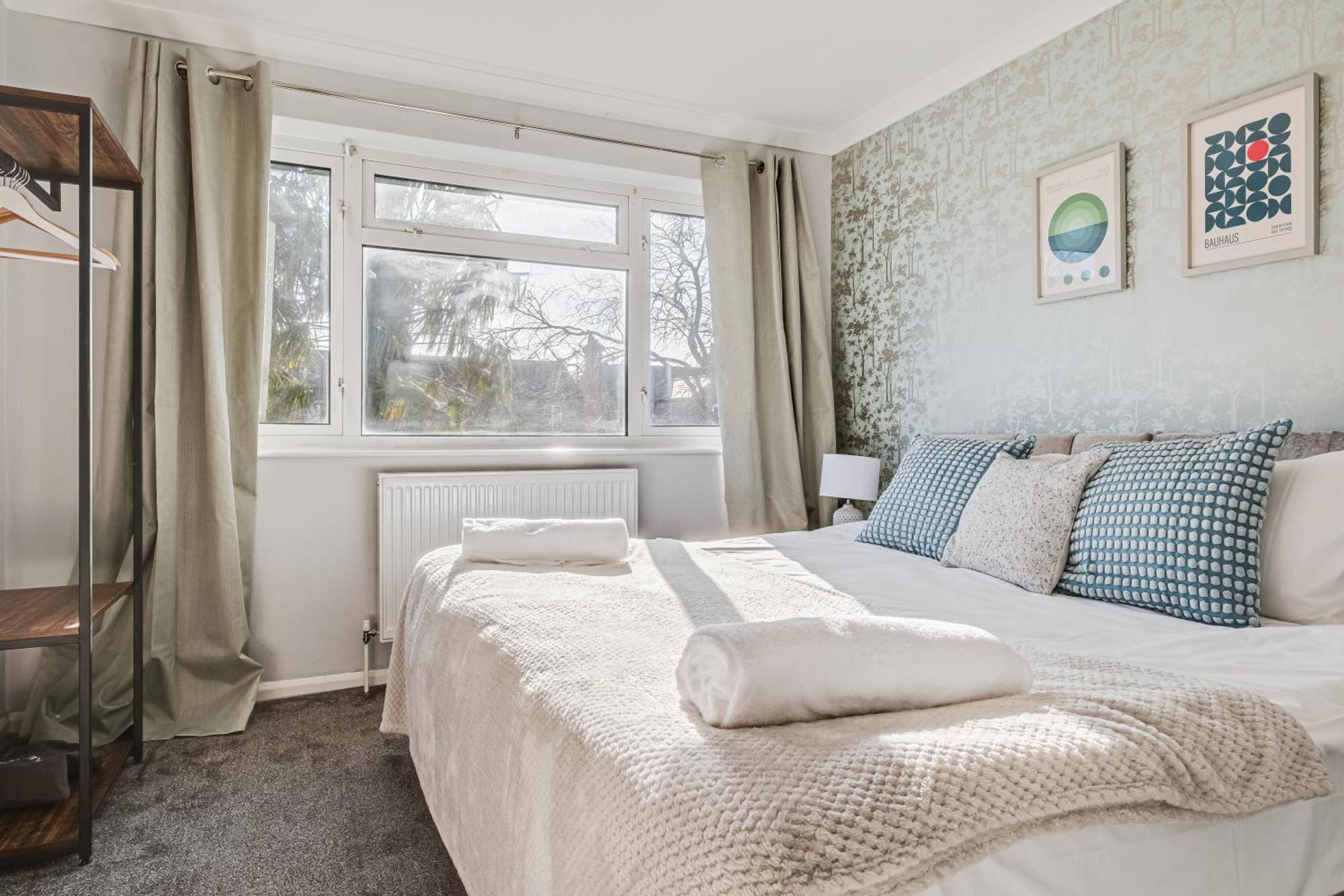 Comfy And Freshly Redecorated Home By Our Home Short Stays Close To Town Centre With Free Parking ベドフォード エクステリア 写真