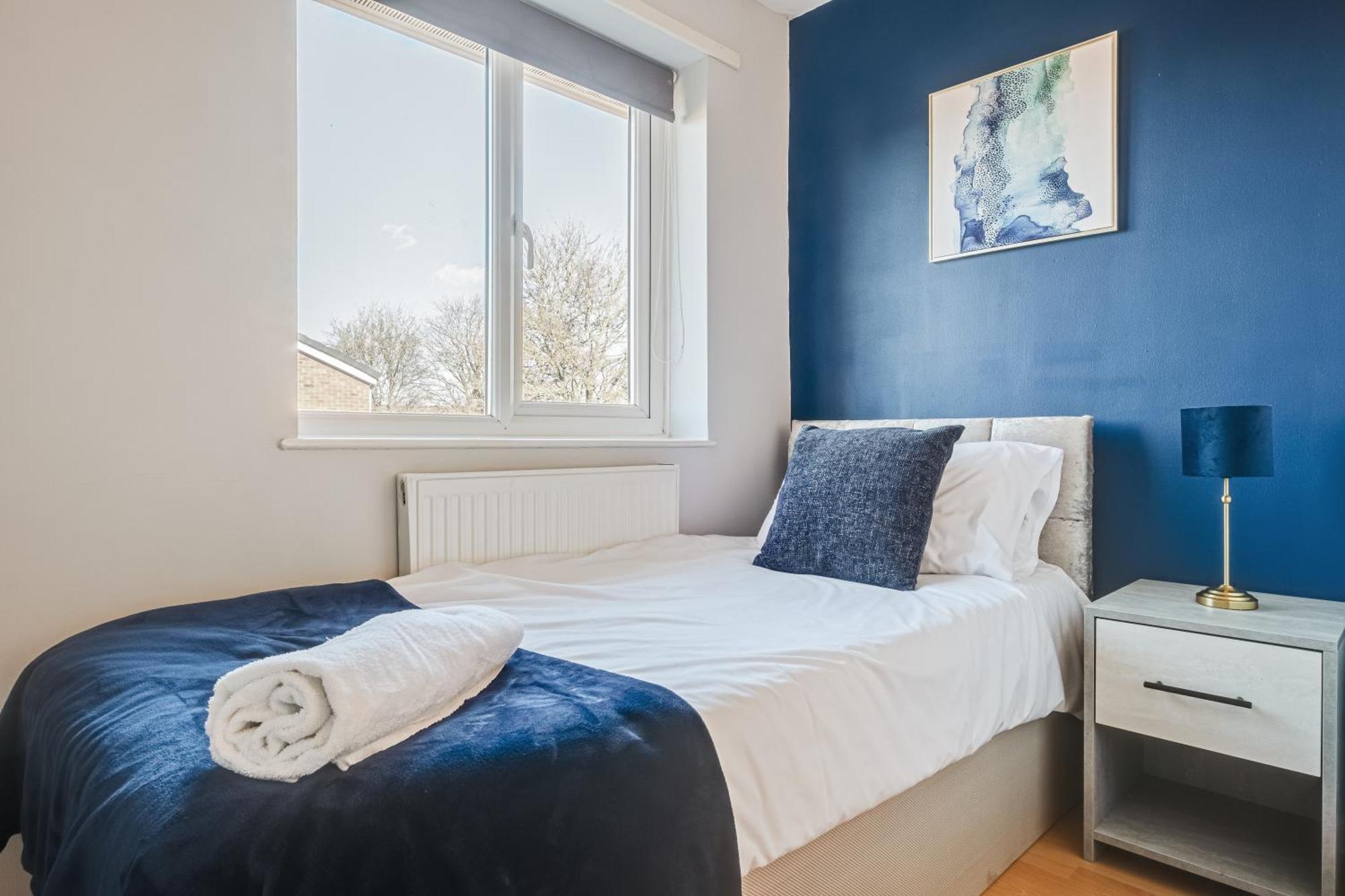 Comfy And Freshly Redecorated Home By Our Home Short Stays Close To Town Centre With Free Parking ベドフォード エクステリア 写真